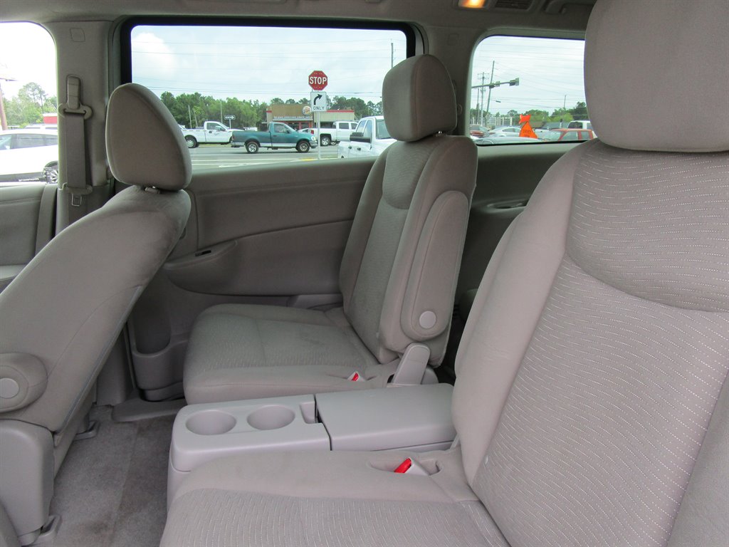 2014 Nissan Quest S - Photo 8