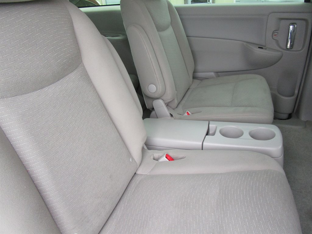 2014 Nissan Quest S - Photo 11