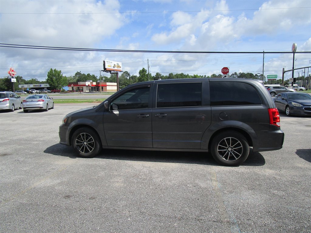2016 Dodge Grand Caravan SXT Plus's photo