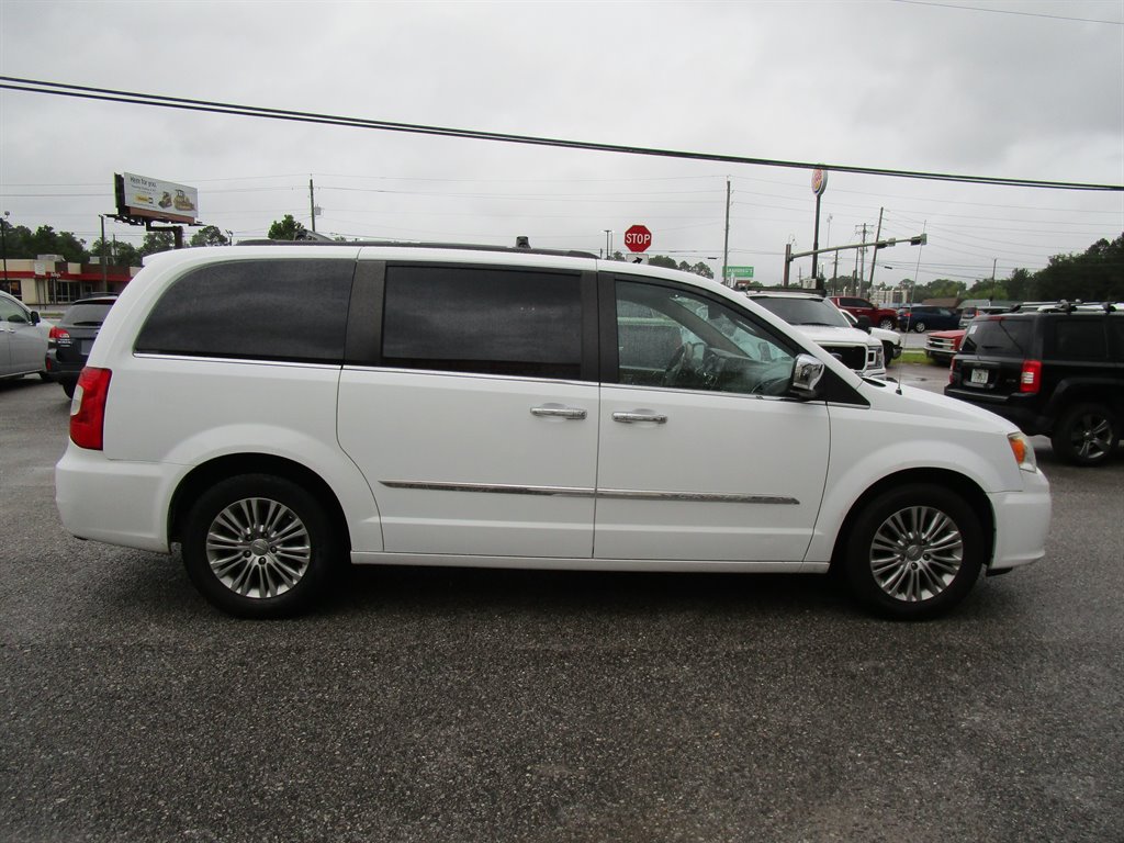 2015 Chrysler Town & Country