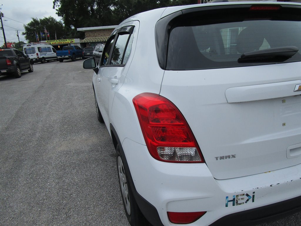 2018 Chevrolet Trax LS - Photo 6