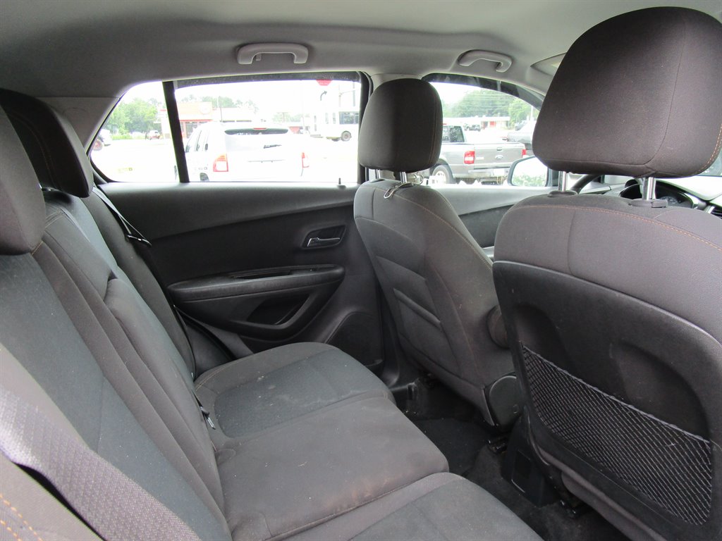 2018 Chevrolet Trax LS - Photo 10