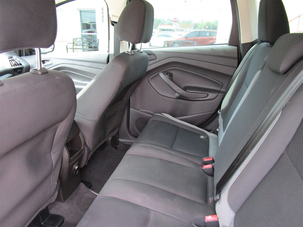 2015 Ford Escape S - Photo 9