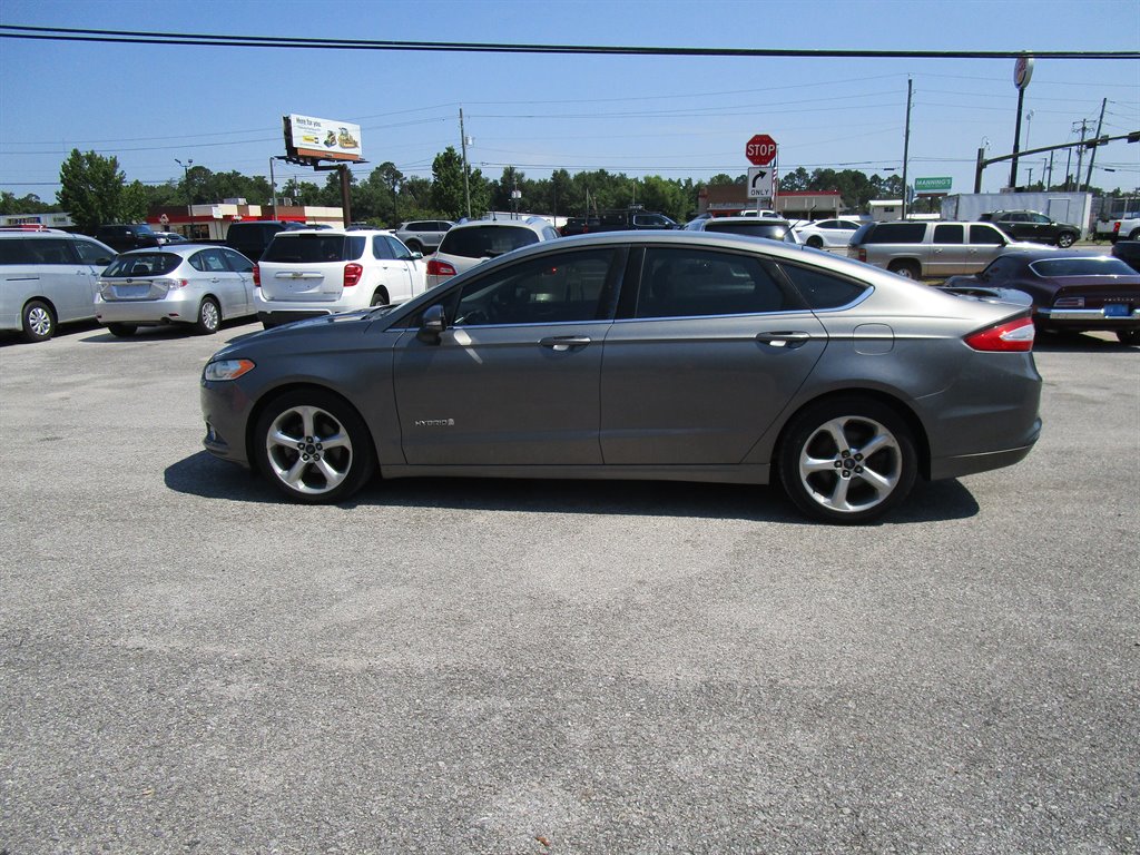 2014 Ford Fusion SE Hybrid's photo
